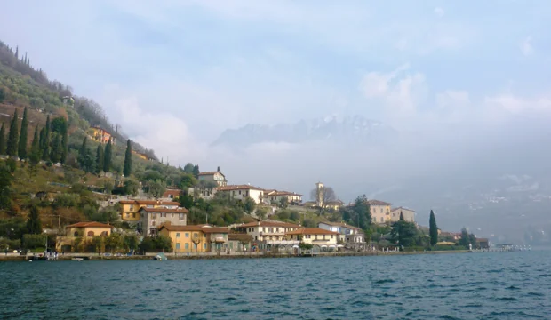 Lago d'Iseo Blick aufs Ufer