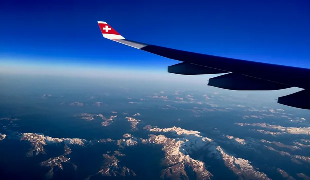 Mit dem Flieger zu den schönsten Alpenseen